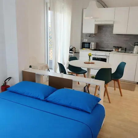 Apartment Accogliente Bilocale -parcheggio Privato Gratuito *