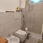 Accogliente Bilocale -parcheggio Privato Gratuito *