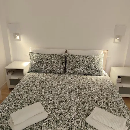 Accogliente Bilocale -parcheggio Privato Wifi Gratuiti- アパート サンレモ