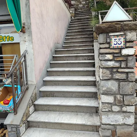 Accogliente Bilocale -parcheggio Privato Wifi Gratuiti- * Sanremo